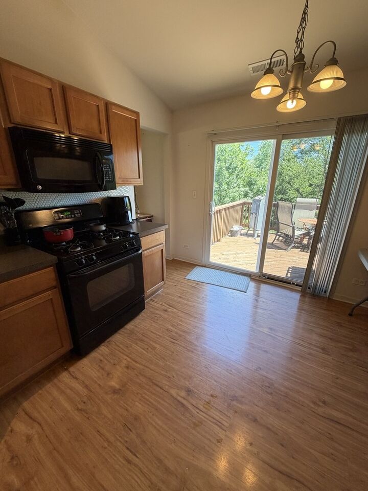 Property Photo:  465 Metropolitan Street  IL 60502 