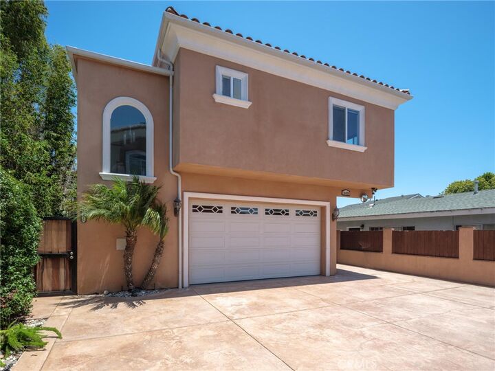 Property Photo:  18426 Mansel  CA 90278 