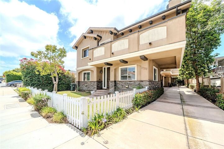 Property Photo: 2702 Gates Avenue A CA 90278