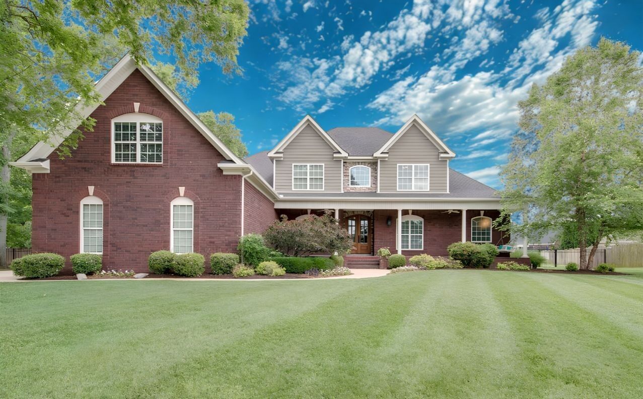 Property Photo: 1910 Baskinbrook Ct TN 37130