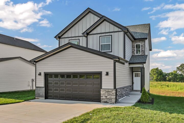 Property Photo:  2808 Brewster Dr  TN 37042 