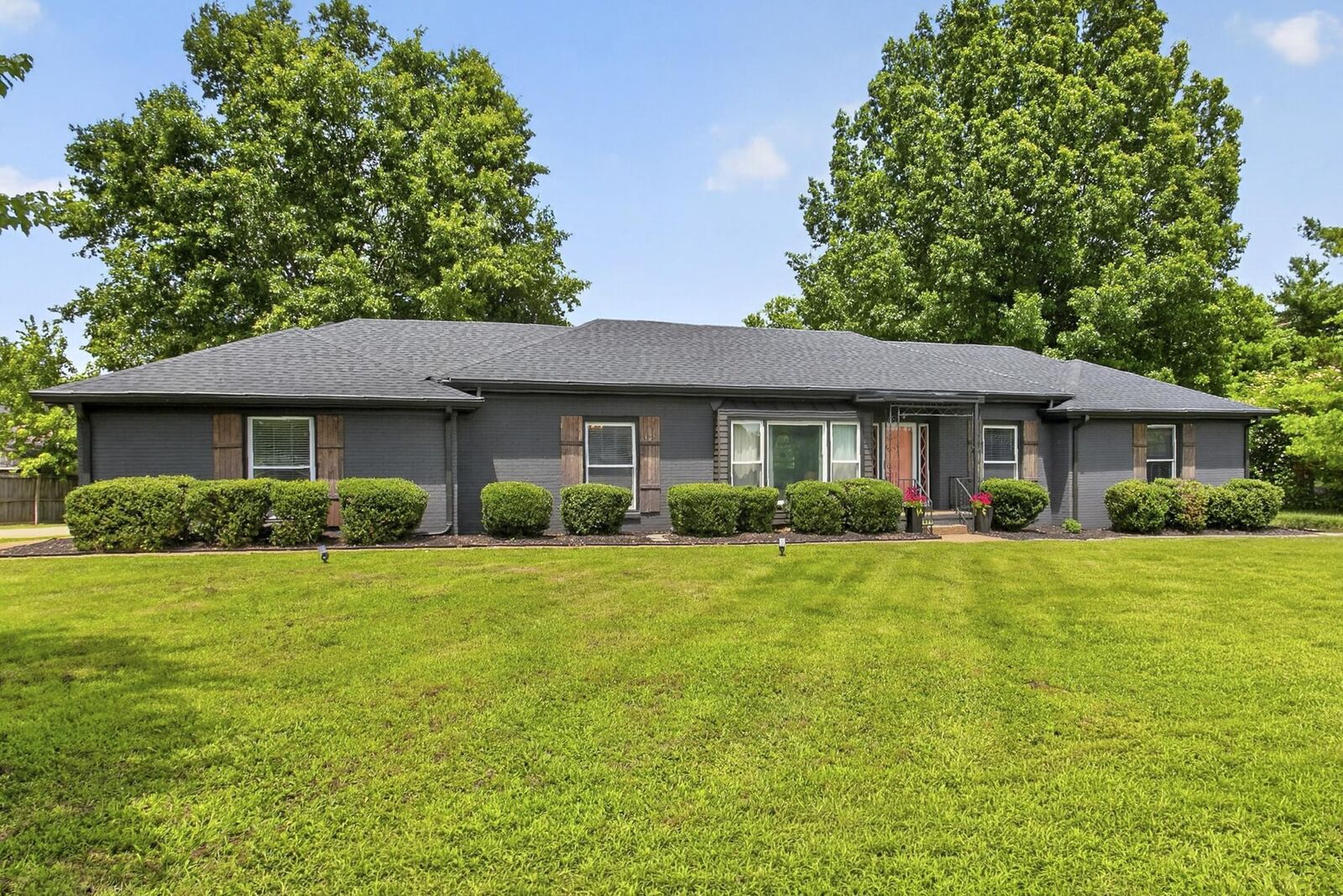 Property Photo:  431 Douglas Bend Rd  TN 37066 