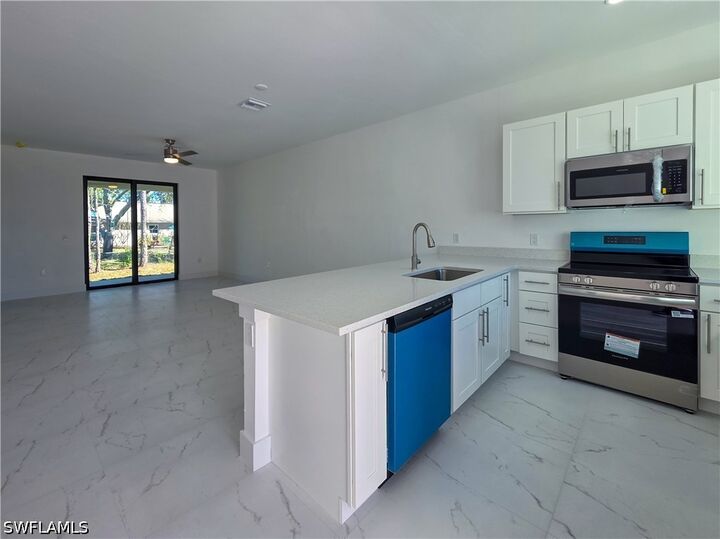 Property Photo:  4814 30th Street SW  FL 33973 