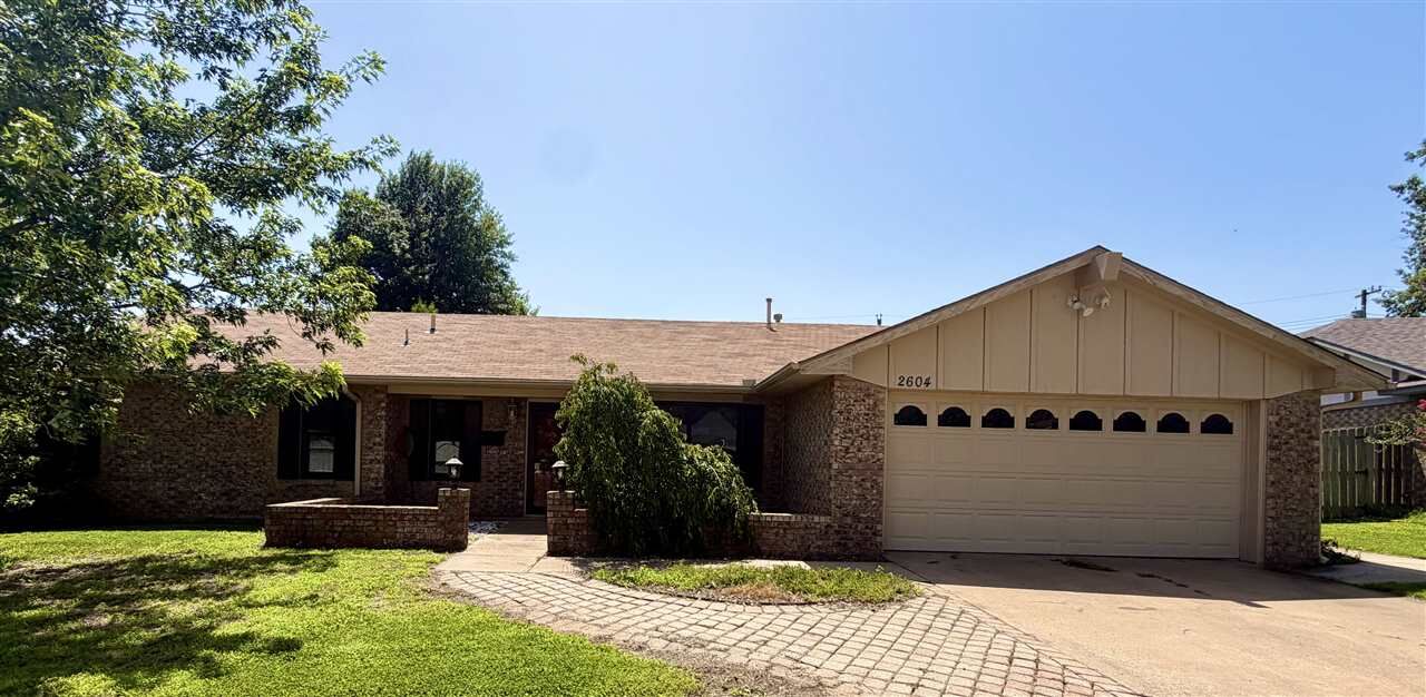 Property Photo: 2604 Temple Pl OK 74604