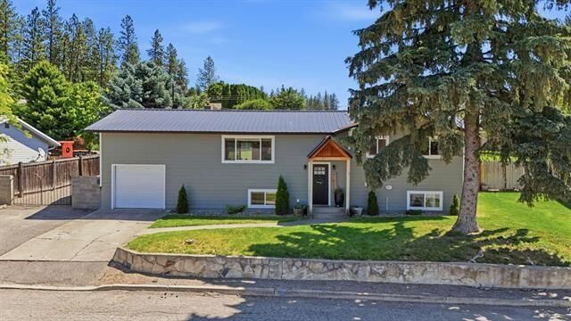 Property Photo:  741 S Chester St  WA 99114 