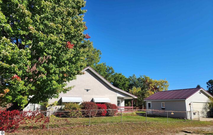 Property Photo: 295 Birch Street MI 48625