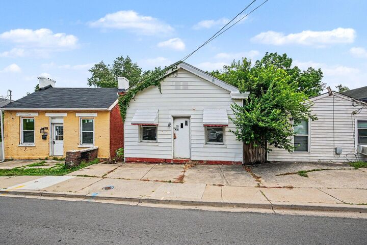 Property Photo:  1212 W Pike Street  KY 41011 
