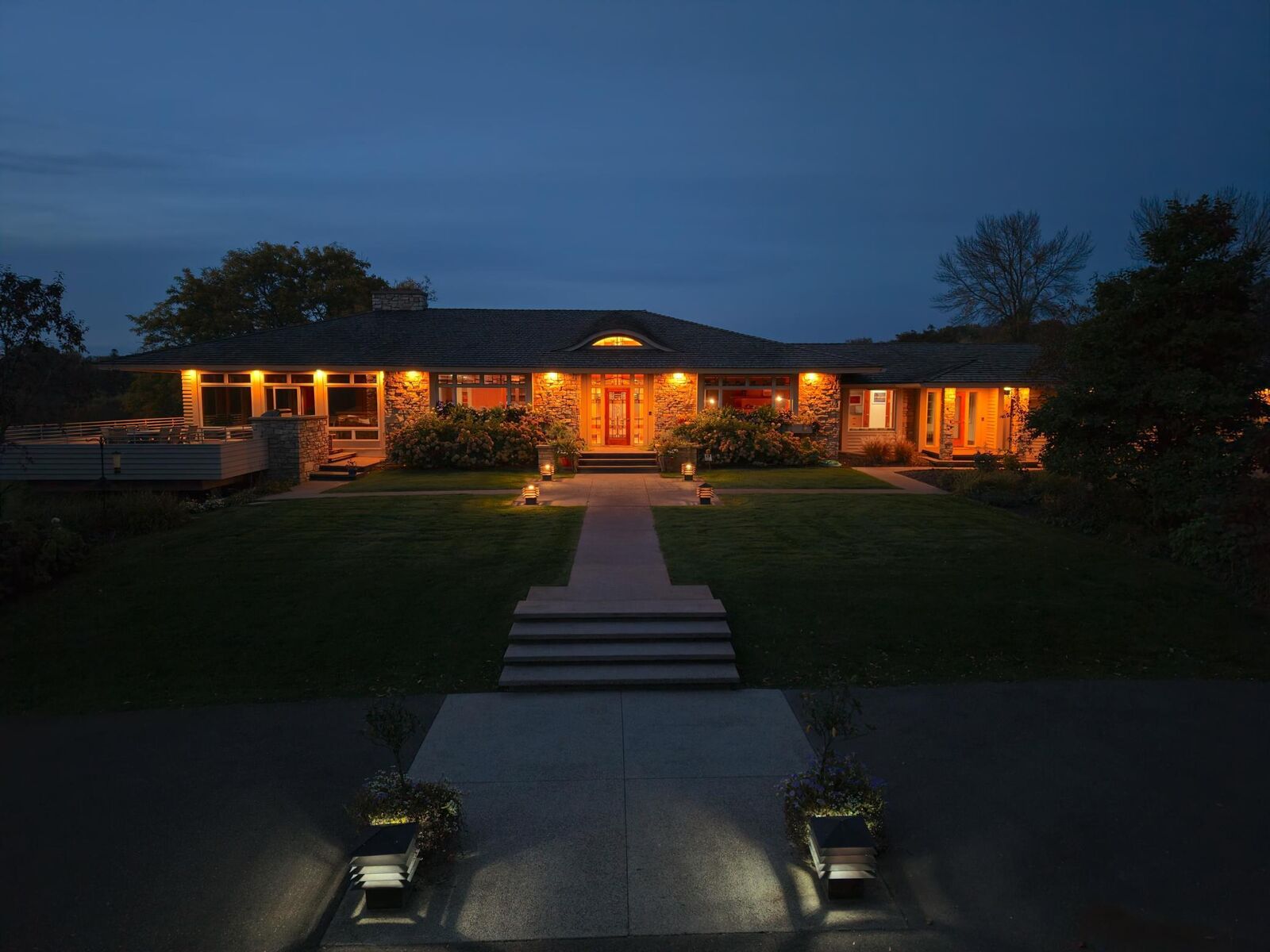 Property Photo:  1492 Homestead Trail  MN 55356 