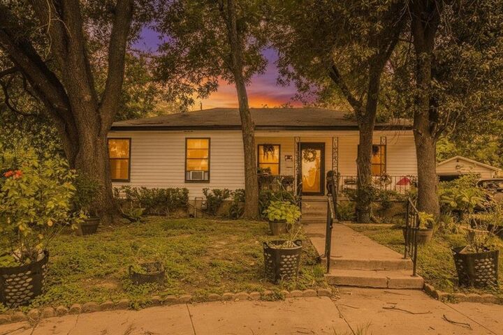 Property Photo: 3109 Edmond Avenue TX 76707