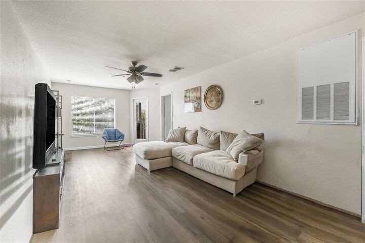 Property Photo: 527 Southwest Parkway 303 TX 77840