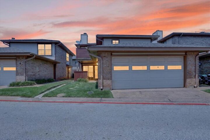 Property Photo: 4 Cedar Lane TX 76021