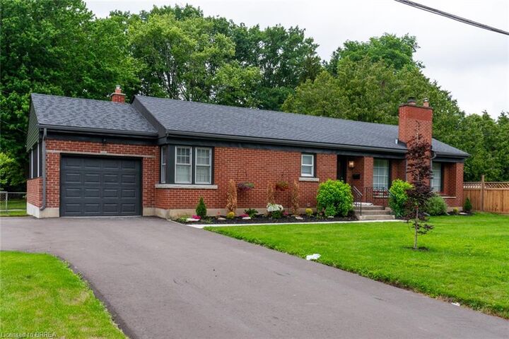 Property Photo:  30 Proctor Avenue  ON N3S 3E7 