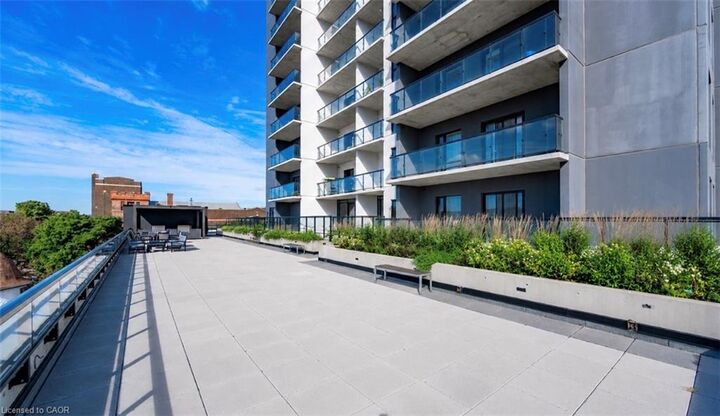 Property Photo:  15 Queen Street S 2105  ON L8P 3R6 