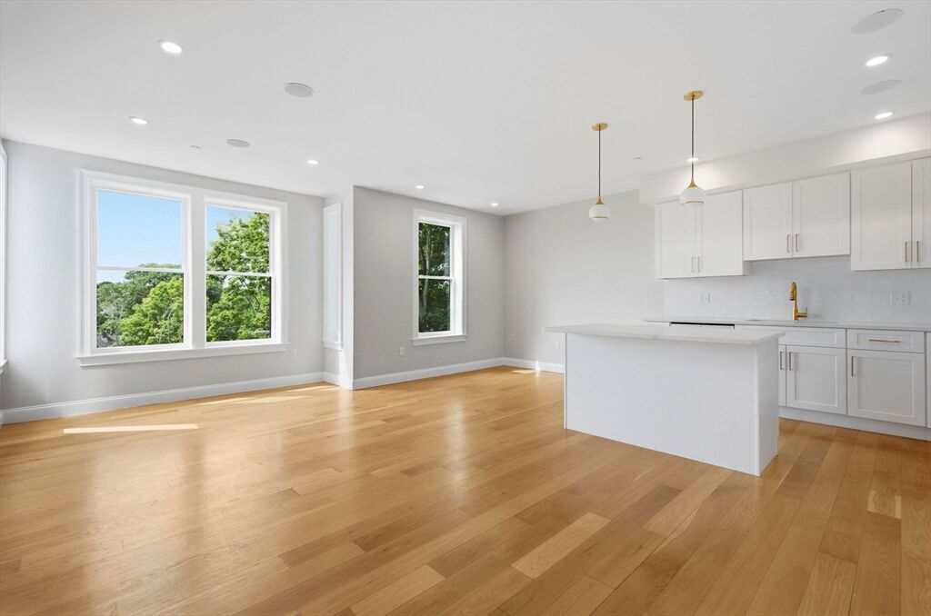 Property Photo:  40 Westmoreland St 8  MA 02124 