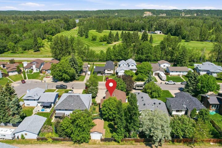 Property Photo: 78 Harolds Hollow AB T7S 1C4