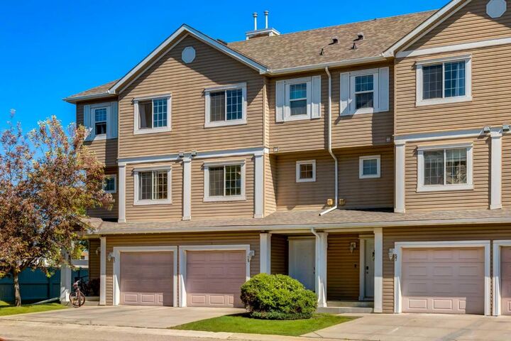 55 Copperfield Court SE — photo 1