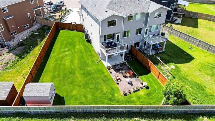 Property Photo:  61 Hanson Lane NE  AB T0J 1X1 