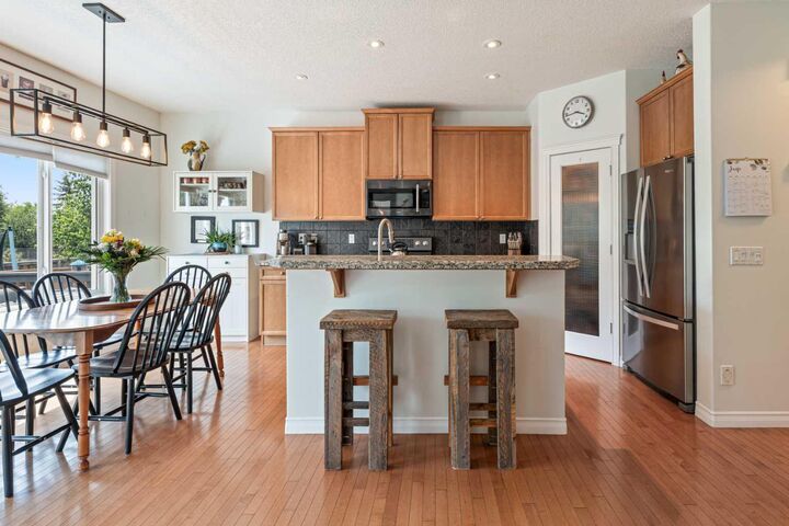 Property Photo:  7 Crystal Green Way  AB T1S 2K5 