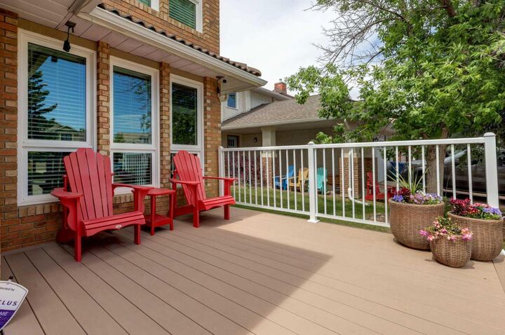 Property Photo: 40 Signal Ridge Court SW AB T3H 2J6