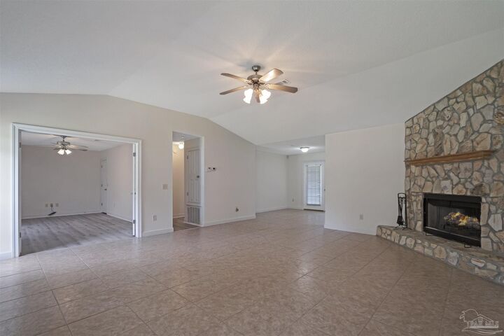 Property Photo:  1301 Elliott St  FL 32534 