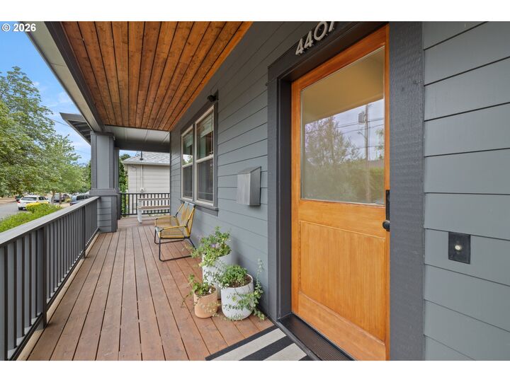 Property Photo:  4407 NE 24th Ave  OR 97211 