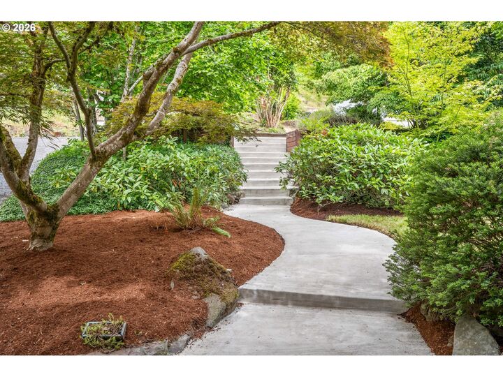 Property Photo:  2145 Floral Hill Dr  OR 97403 
