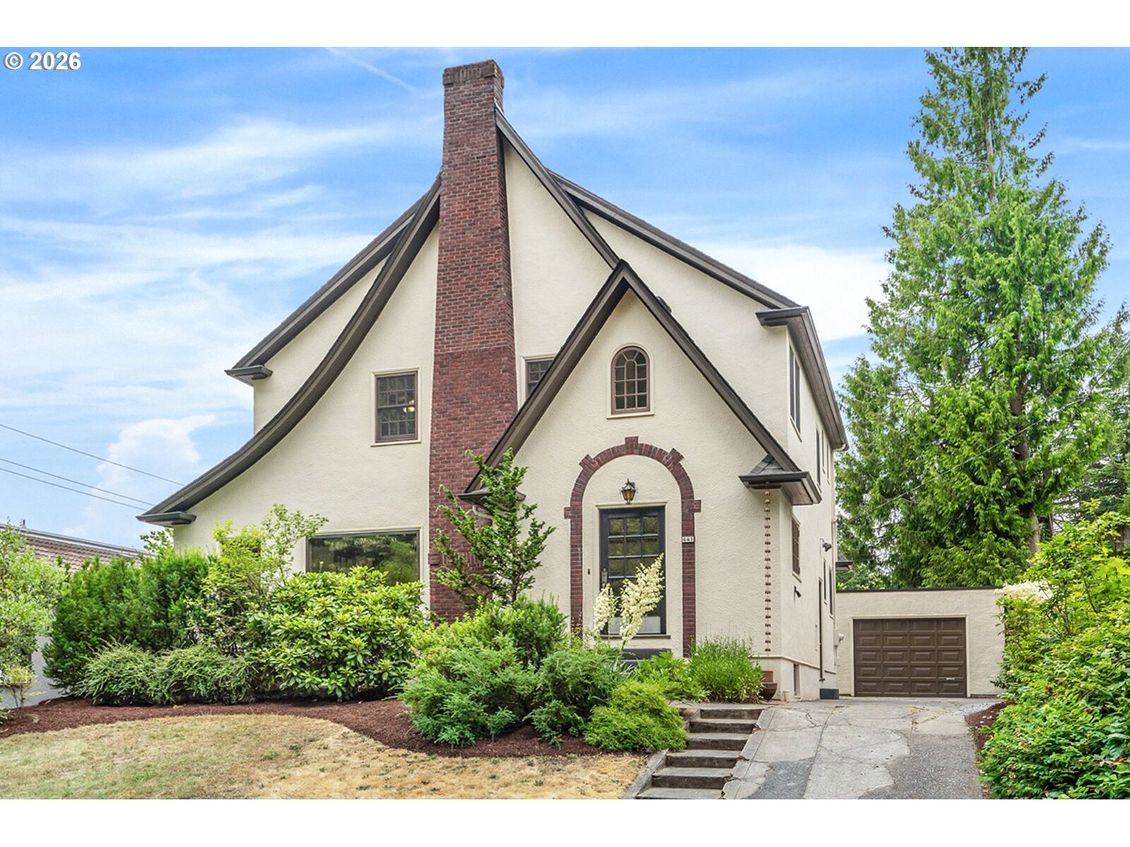 Property Photo:  441 SE 37th Ave  OR 97214 
