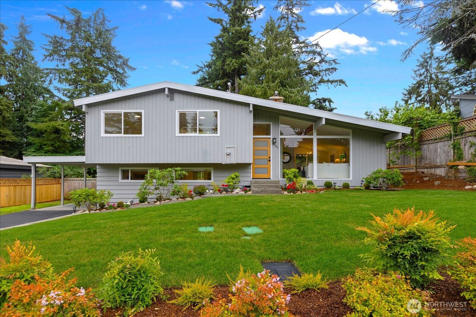 Property Photo:  8104  Sierra Drive  WA 98026 