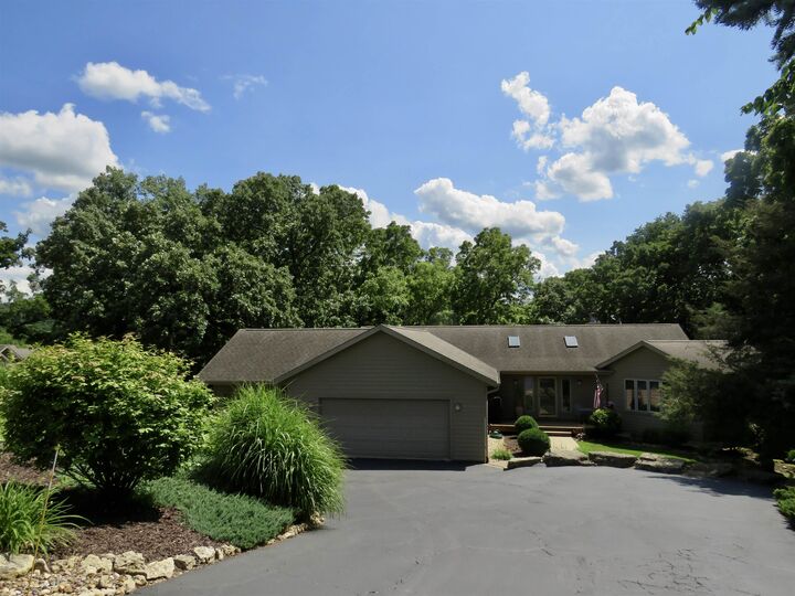 Property Photo:  11 Peninsula Drive  IL 61036 