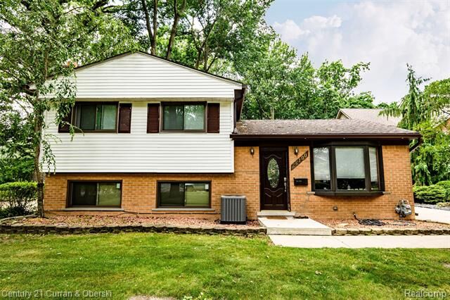 Property Photo:  16100 Kennebec Street  MI 48195 