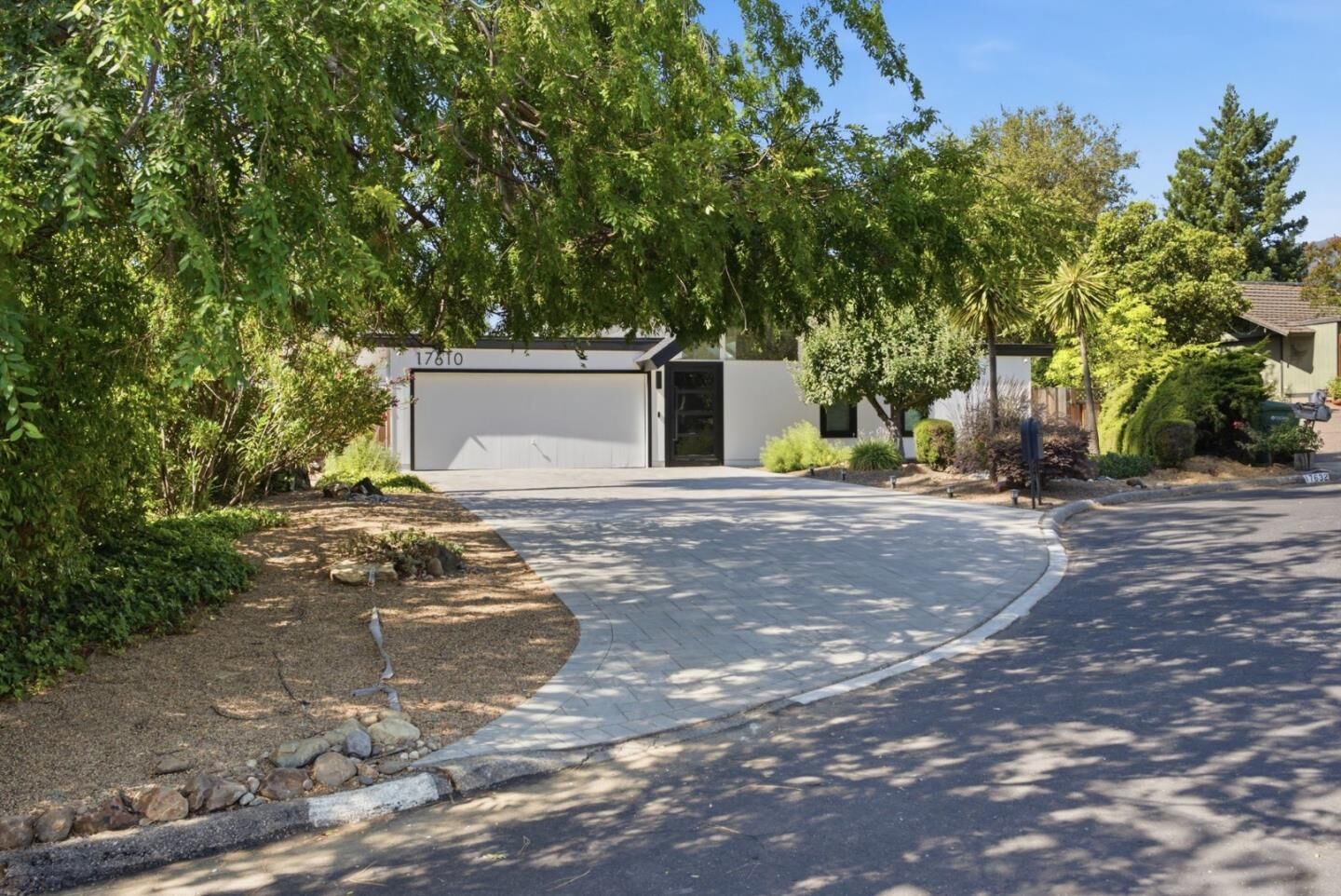 Property Photo:  17610 Via Sereno  CA 95030 
