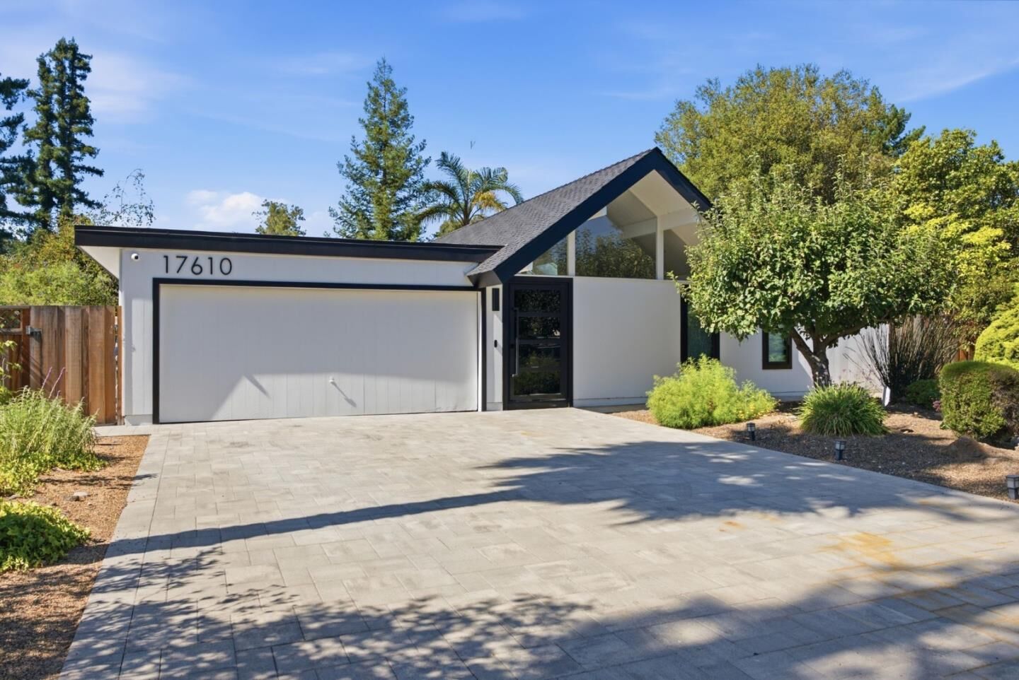 Property Photo:  17610 Via Sereno  CA 95030 