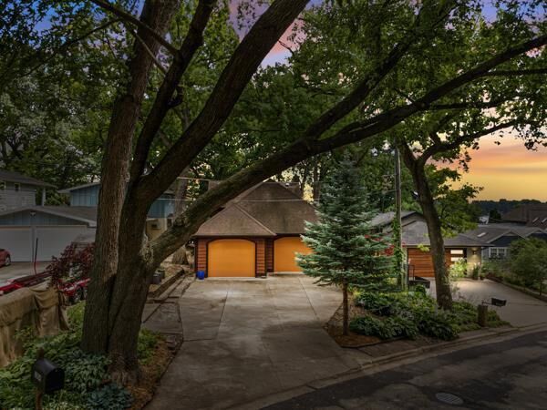 Property Photo:  1004 Birch Haven Circle  WI 53716 