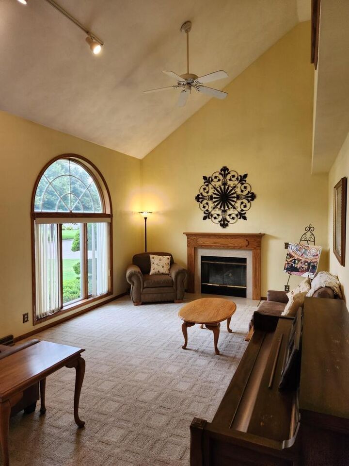 Property Photo:  1021 Burnwyck Drive  WI 53546 