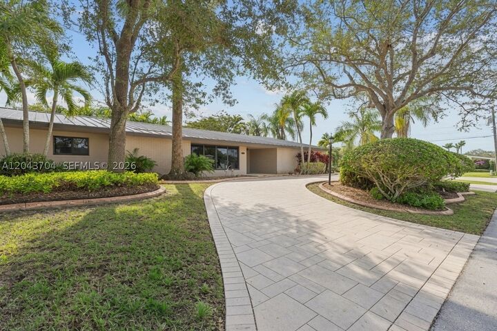 Property Photo: 7430 SW 142nd Ter FL 33158