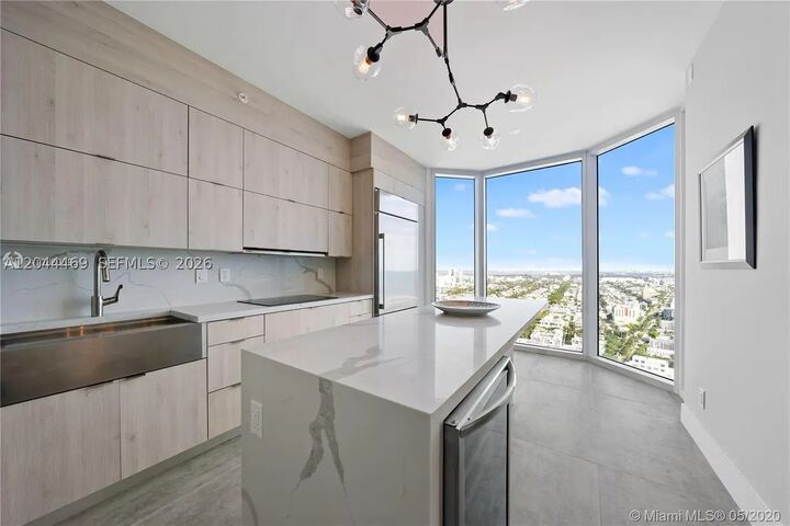 Property Photo: 300 S Pointe Dr 3604 FL 33139