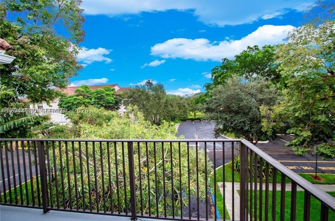 Property Photo: 10105 W Sunrise Blvd 303 FL 33322