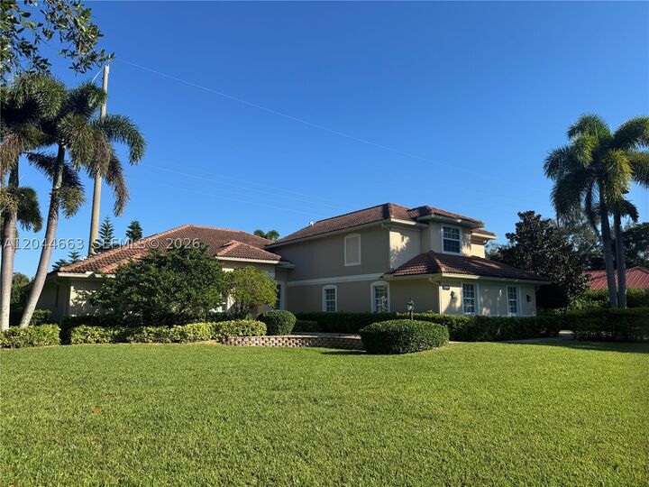 Property Photo: 5220 Rosewood Ln FL 32966