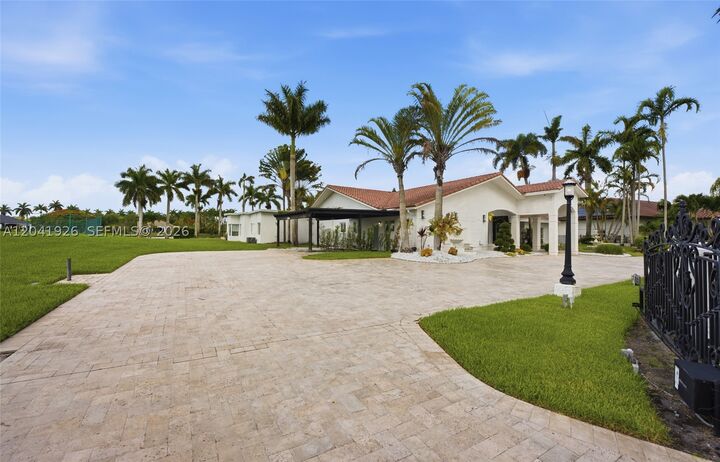 Property Photo:  16170 Saddle Ln  FL 33326 