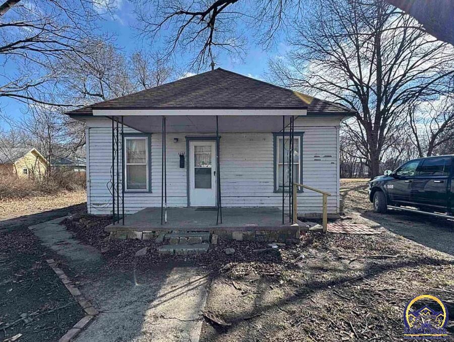 Property Photo: 1207 Jennings Rd KS 66846