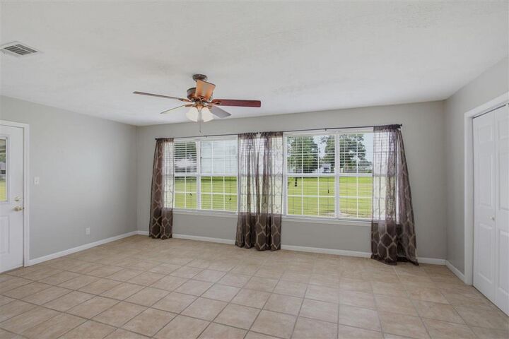 Property Photo:  205 Vickie Ln Lane  LA 70611 