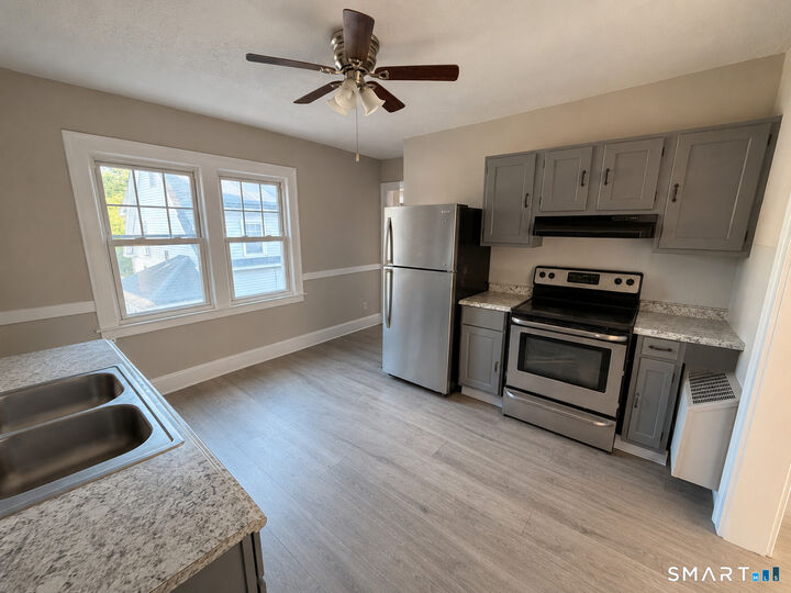 Property Photo:  6-8 Fuller Avenue 2nd Floor  CT 06108 