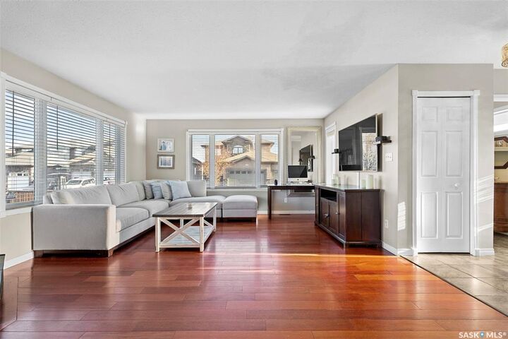 Property Photo:  813 Sandy Rise  SK S0K 2T2 