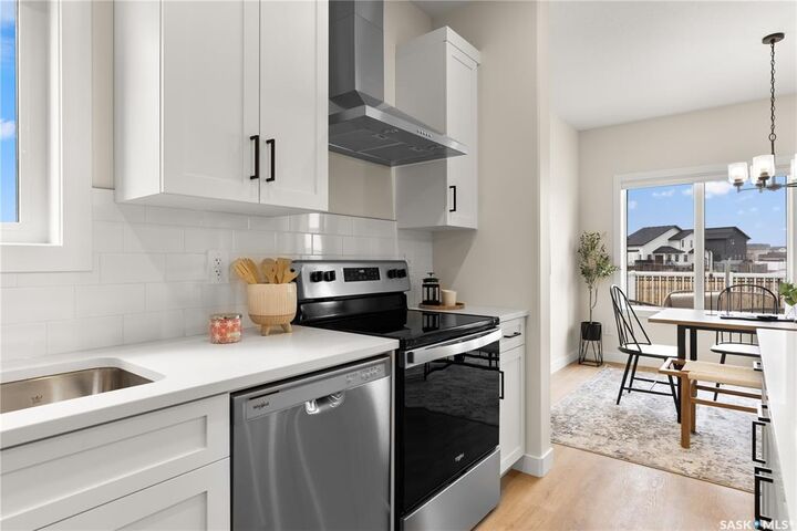 Property Photo:  329 Cockcroft Street  SK S7V 1Y8 