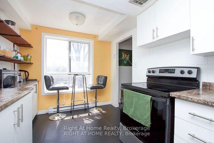 Property Photo:  53 Taunton Road E 79  ON L1G 3T6 