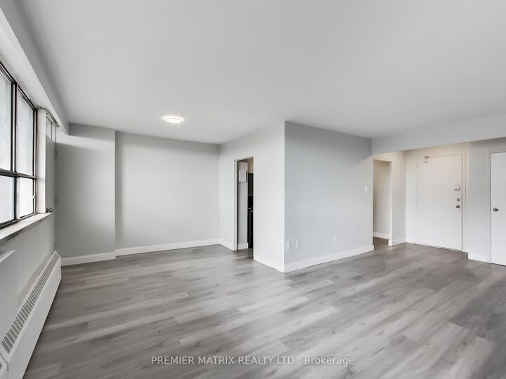 Property Photo:  65 Thorncliffe Park Drive 907  ON M4H 1L2 