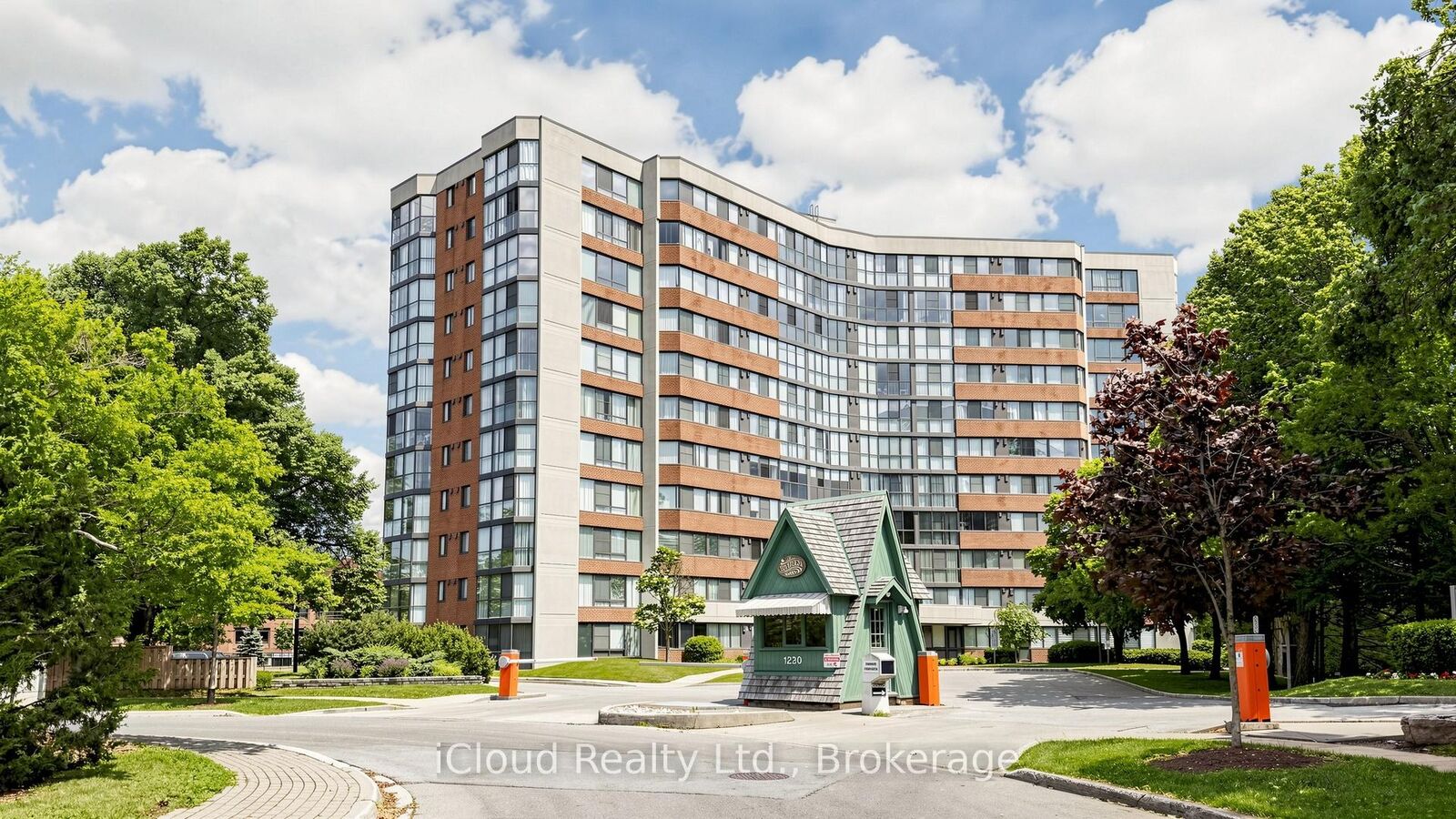 Property Photo: 1230 Marlborough Court 1005 ON L6H 3K6