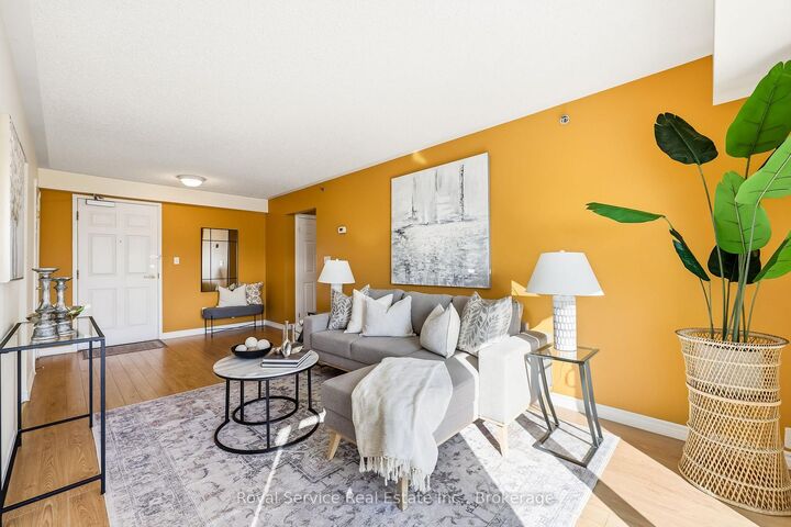 Property Photo: 841 Battell Street 304 ON K9A 0B9
