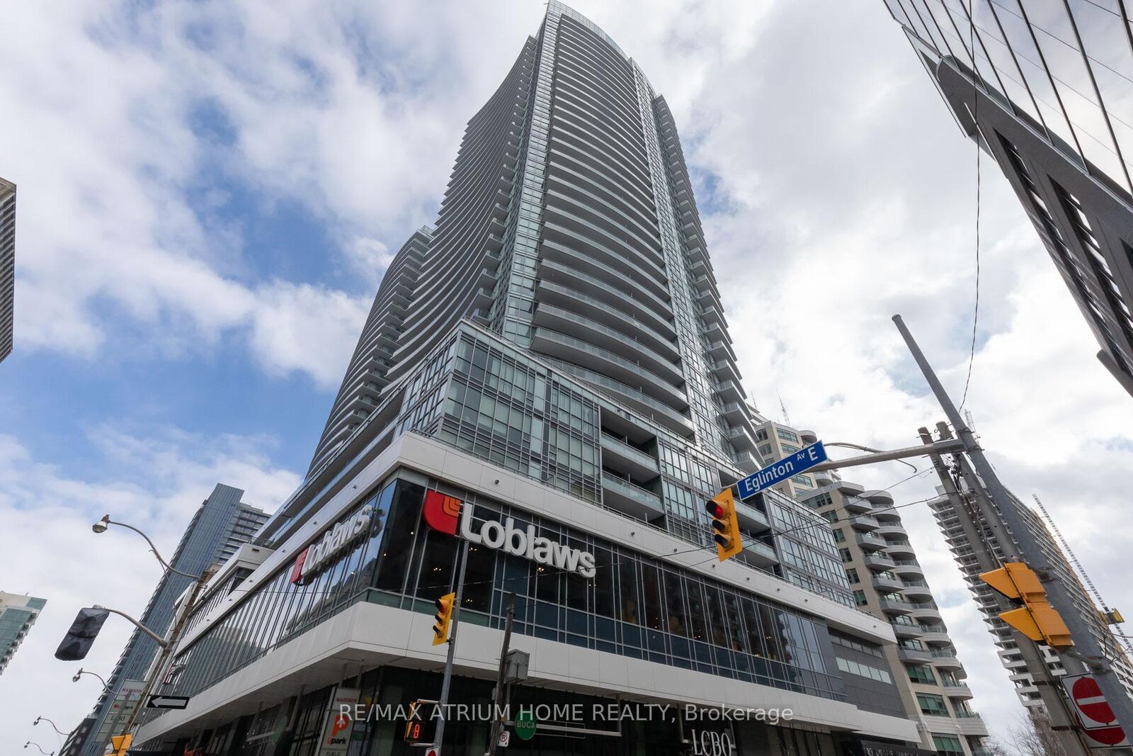 Property Photo:  89 Dunfield Avenue 2204  ON M4S 0A4 