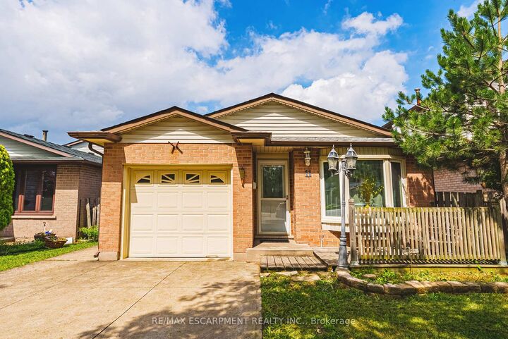 Property Photo: 11 Drakes Drive ON L8E 4G4